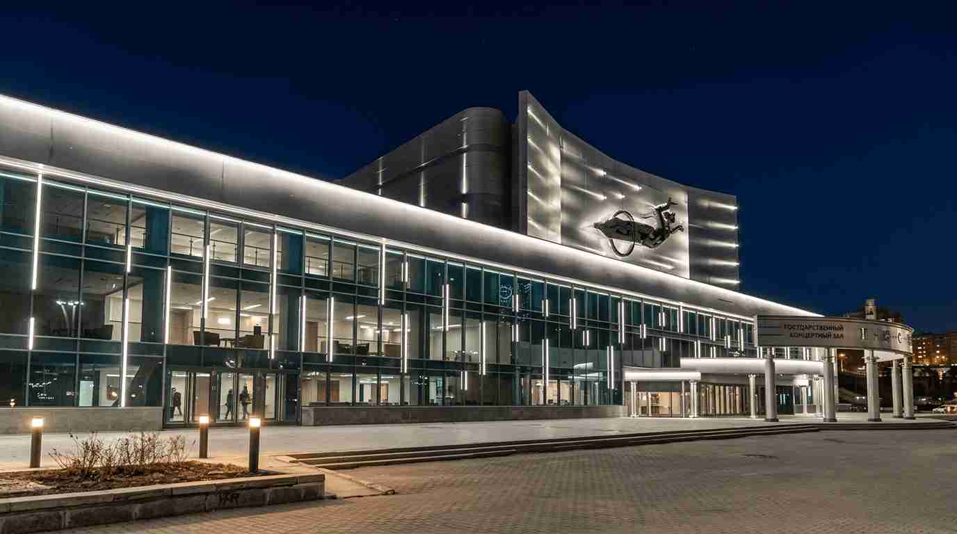 Кино-концертный комплекс «Космос», Екатеринбург 2025 — архитектурная подсветка